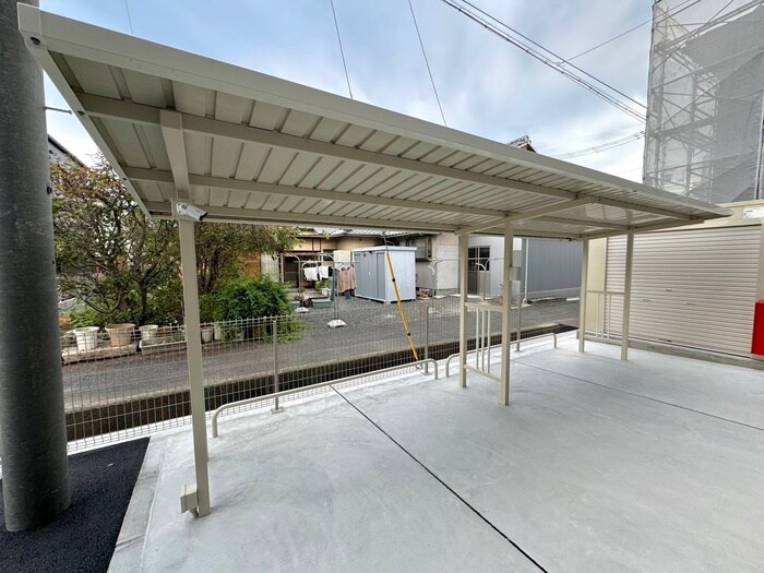 物件外観写真4　(駐輪場)