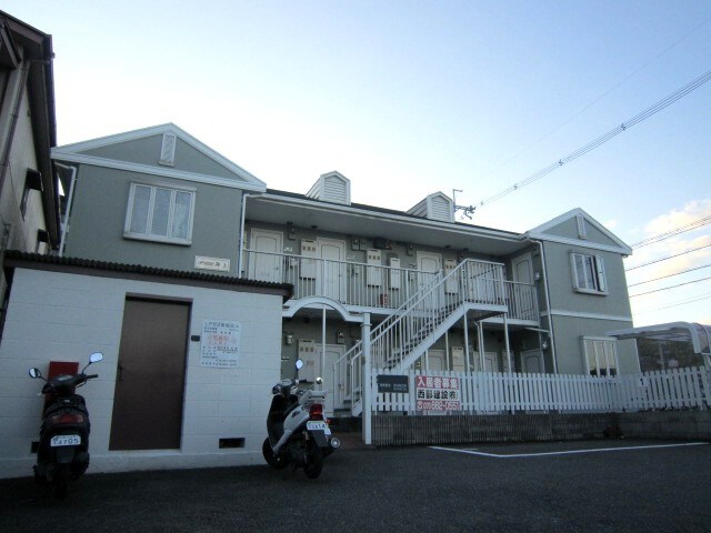 物件外観写真4　(駐車場)