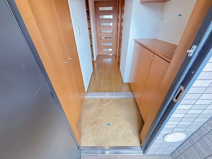 物件内観写真14　(玄関)