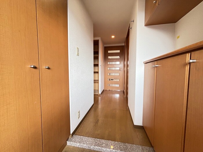 物件内観写真19　(廊下)