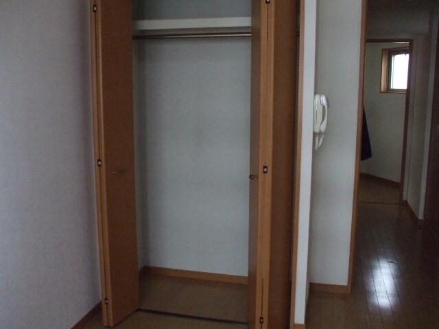 物件内観写真4　(収納)