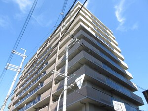 ｸﾚｱｺ-ﾄ池田城南ｳｴｽﾄｷｬｯｽﾙ(802)外観写真