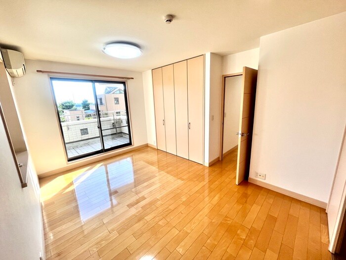 物件内観写真10　(居室)