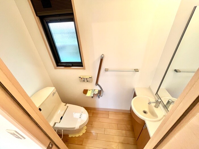 物件内観写真17　(トイレ)