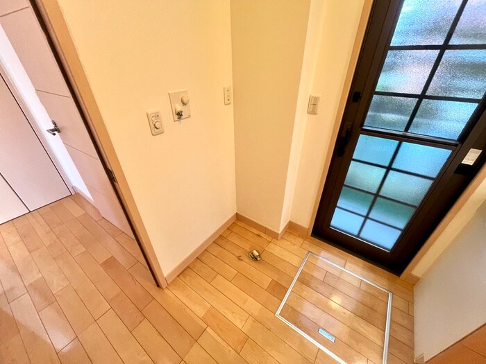 物件内観写真21　(洗濯機置場)