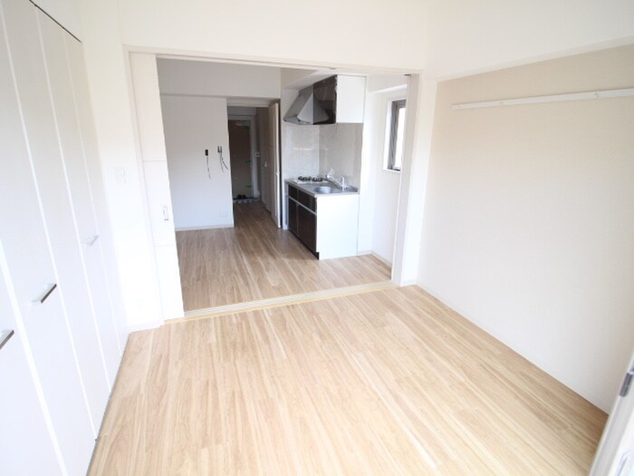 物件内観写真9　(居室)