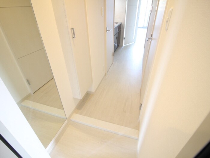 物件内観写真18　(玄関)