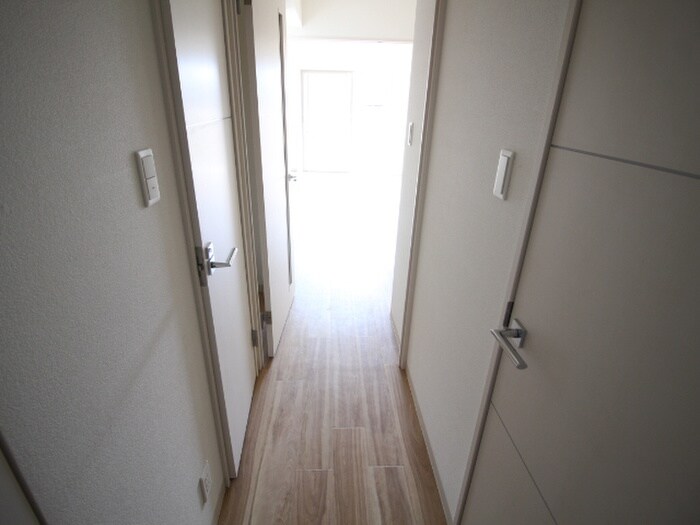 物件内観写真20　(廊下)