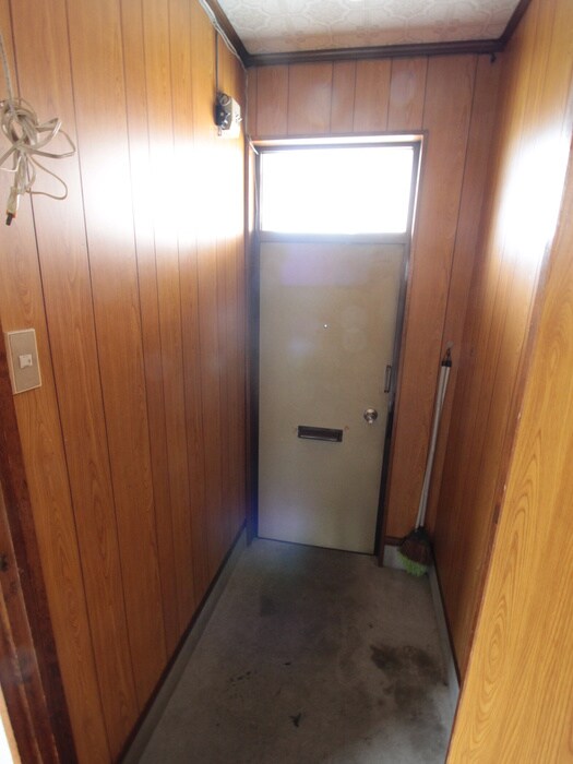 物件内観写真7　(玄関)