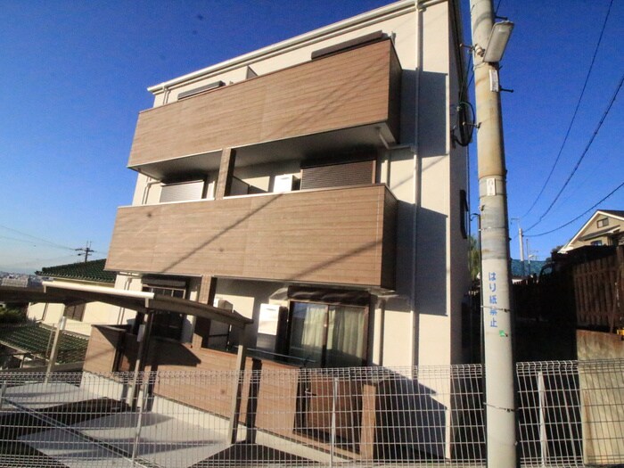 物件外観写真1　(外観写真)