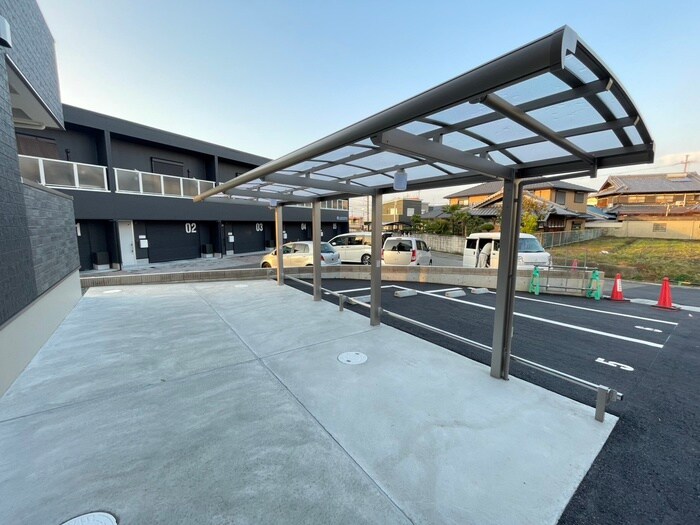 物件外観写真4　(駐輪場)