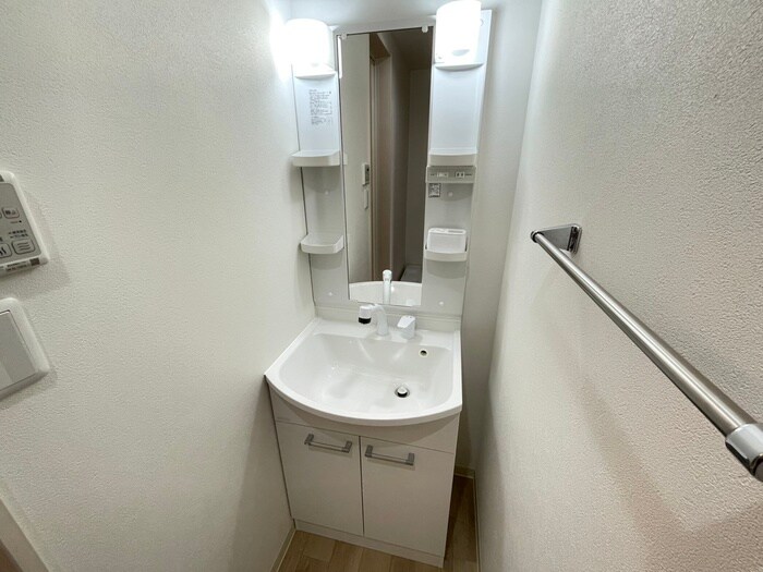 物件内観写真12　(洗面)