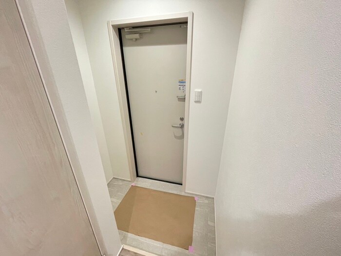 物件内観写真16　(玄関)