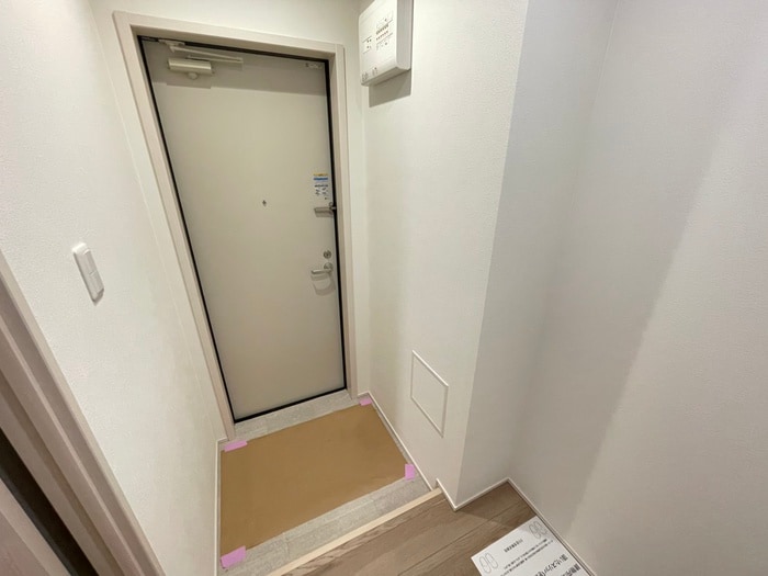 物件内観写真16　(玄関)