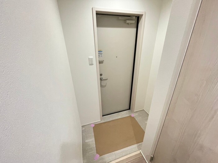 物件内観写真16　(玄関)