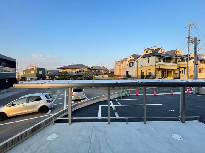 物件内観写真18　(玄関)