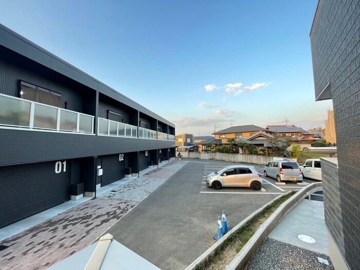 物件内観写真18　(室内からの展望)