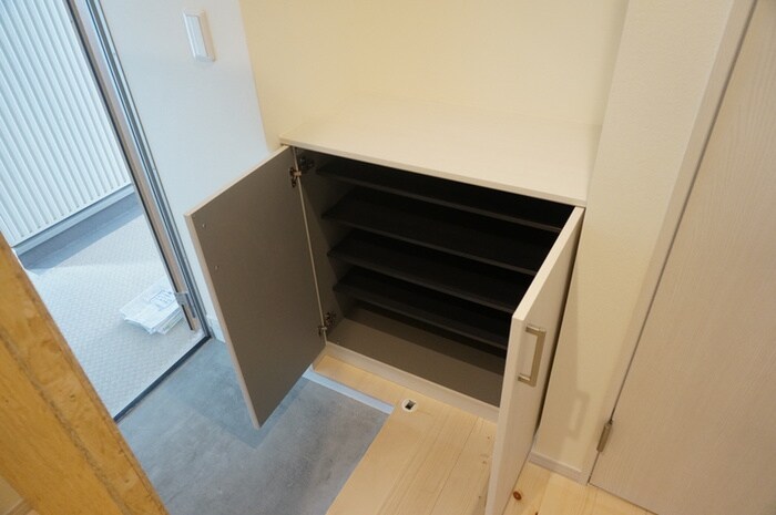 物件内観写真7　(靴箱)