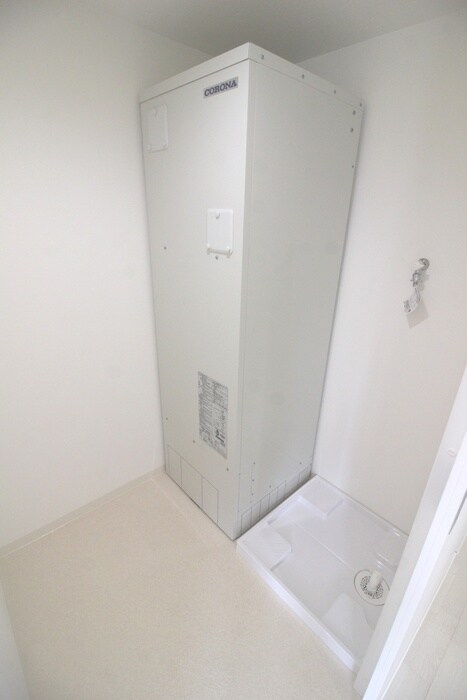 物件内観写真12　(洗濯機置場)