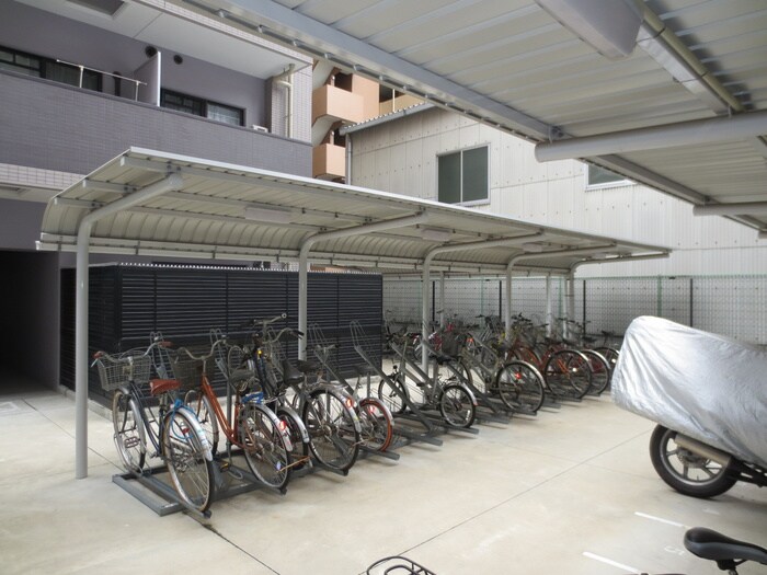 物件外観写真6　(駐輪場)