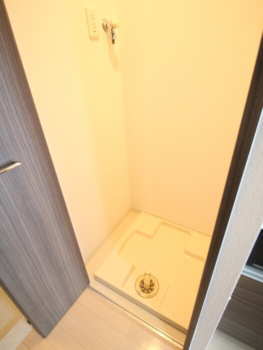 物件内観写真10　(洗濯機置場)