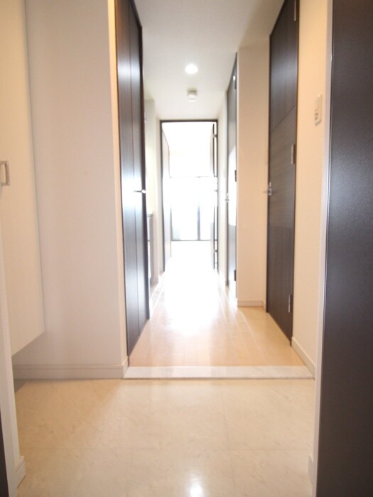 物件内観写真15　(玄関)