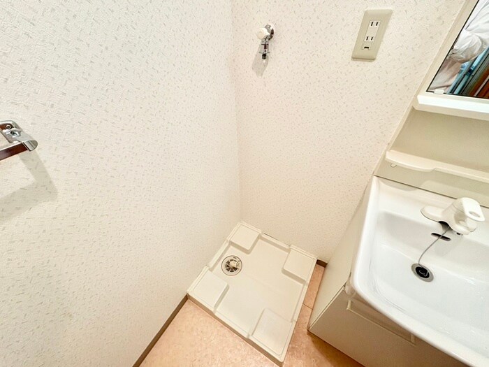 物件内観写真11　(洗濯機置場)