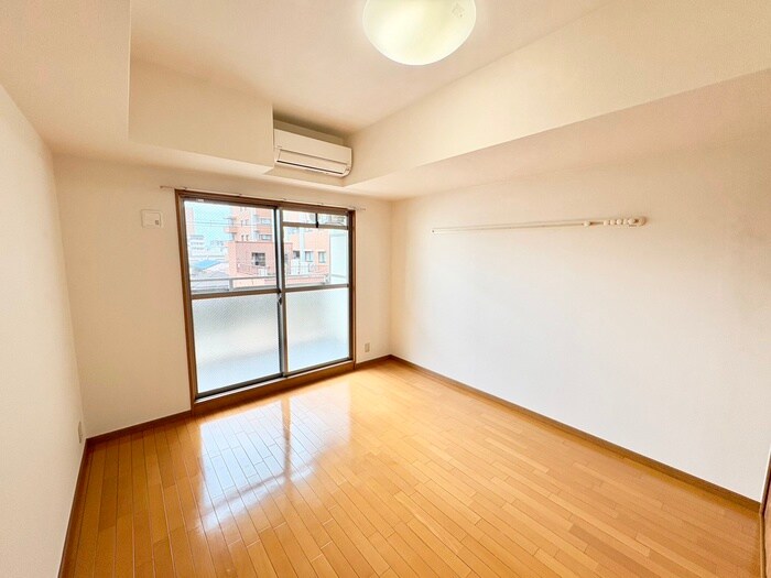 物件内観写真13　(居室)