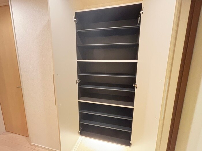 物件内観写真16　(靴箱)
