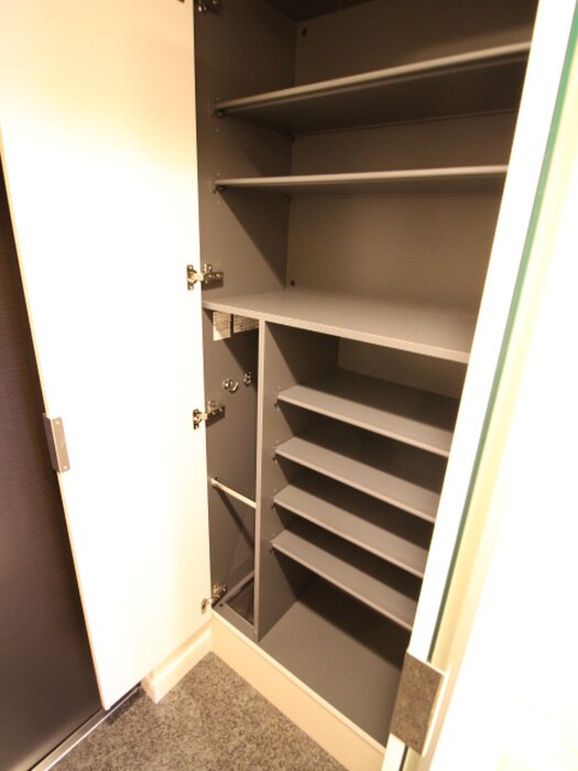 物件内観写真15　(靴箱)