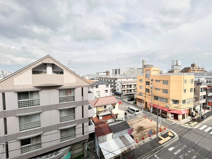 物件内観写真17　(室内からの展望)