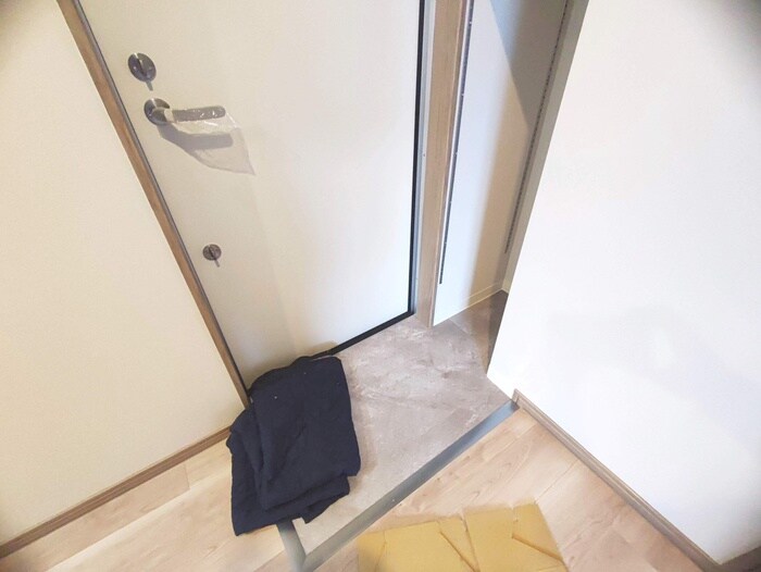 物件内観写真5　(玄関)