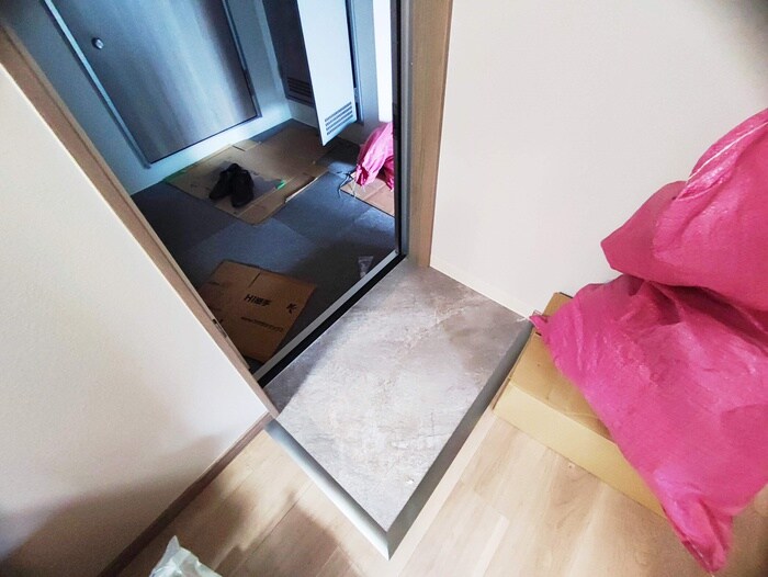 物件内観写真5　(玄関)