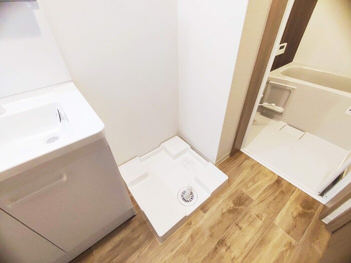 物件内観写真12　(洗濯機置場)