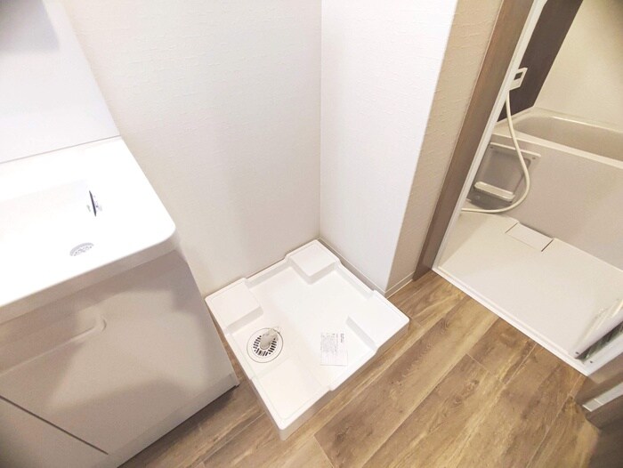 物件内観写真18　(洗濯機置場)