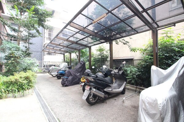 バイク置き場