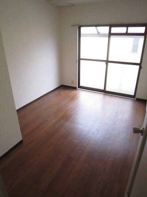 物件内観写真4　(居室)