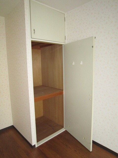 物件内観写真6　(収納)