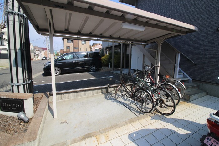 物件外観写真4　(駐輪場)