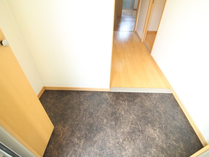 物件内観写真17　(玄関)