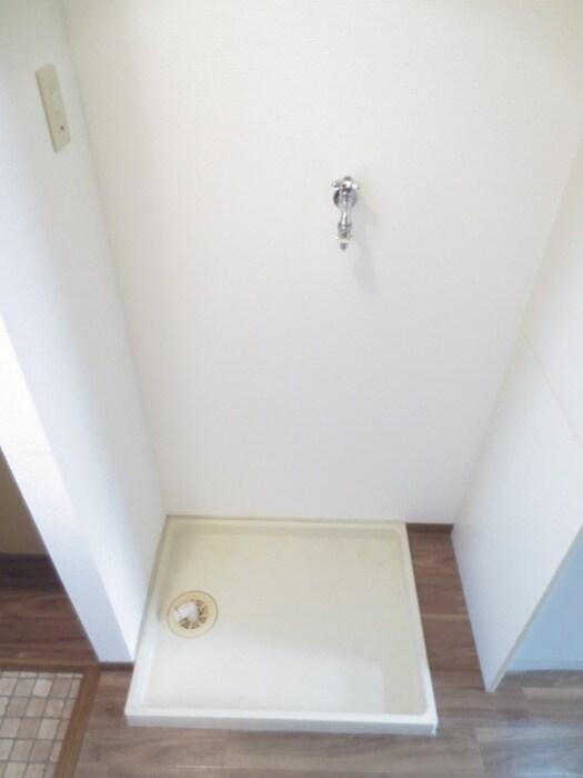 物件内観写真14　(洗濯機置場)