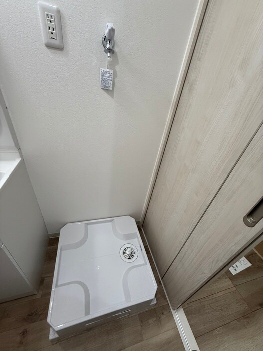 物件内観写真14　(洗濯機置場)