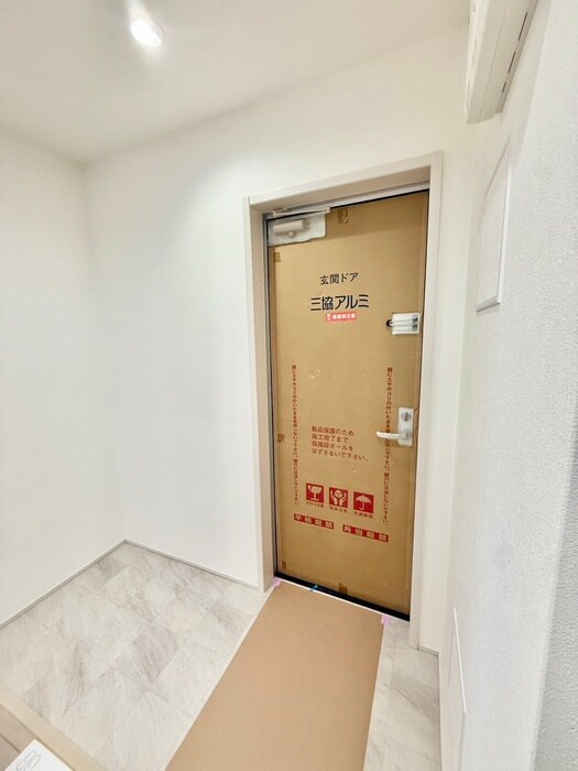 物件内観写真17　(玄関)