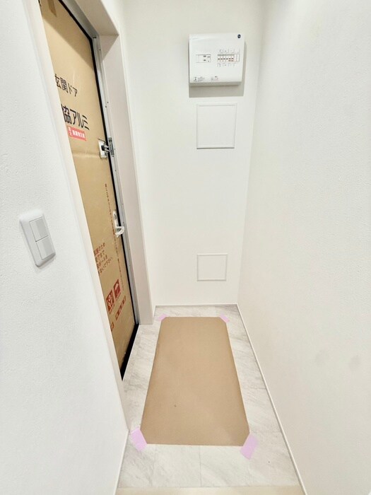 物件内観写真17　(玄関)