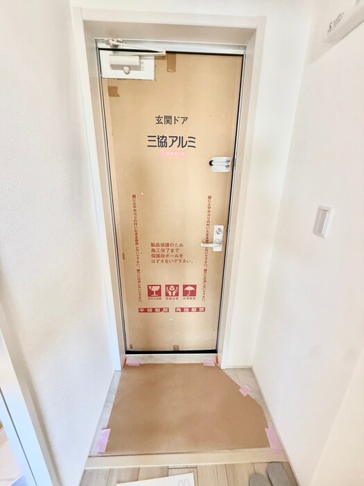 物件内観写真18　(玄関)