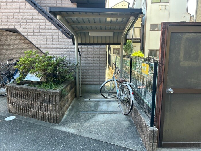 物件外観写真6　(駐輪場)