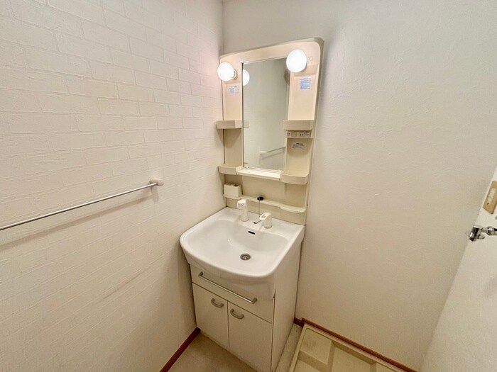 物件内観写真11　(洗面)