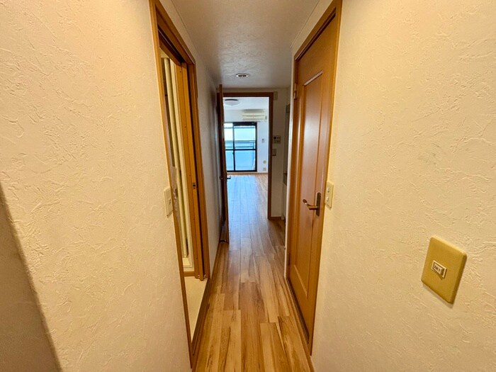 物件内観写真17　(廊下)