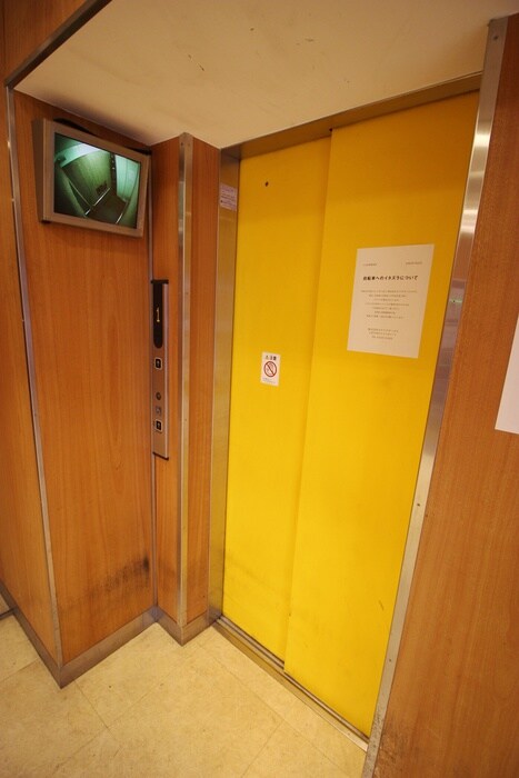 物件外観写真4　(エントランス部分)