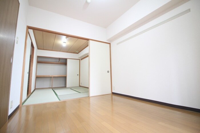 物件内観写真11　(居室)